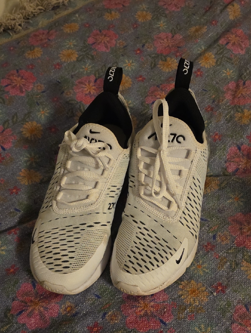 Nike White and Black 270 Lightweight Running Sneakers
